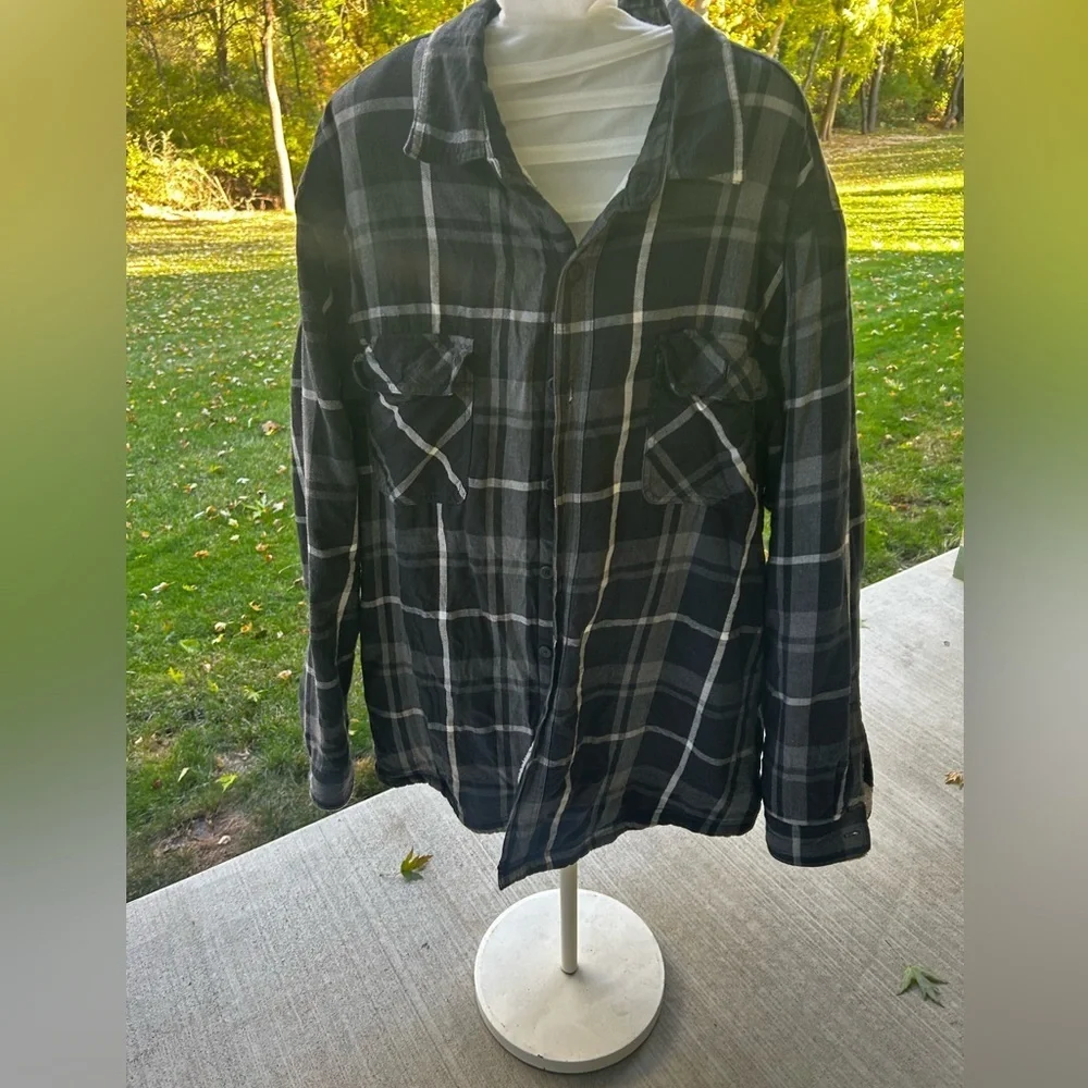 Club Room-Black/Gray Plaid heavyweight insulated button flannel Shirt